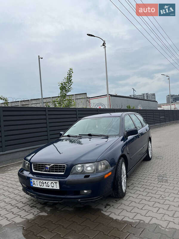 2001 volvo v40
