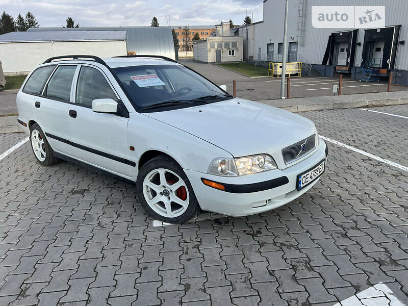 2001 volvo v40
