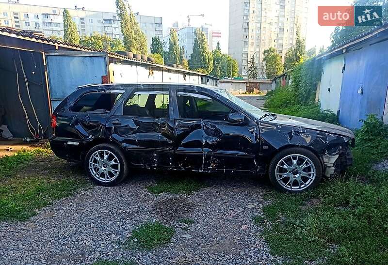 2003 volvo v40