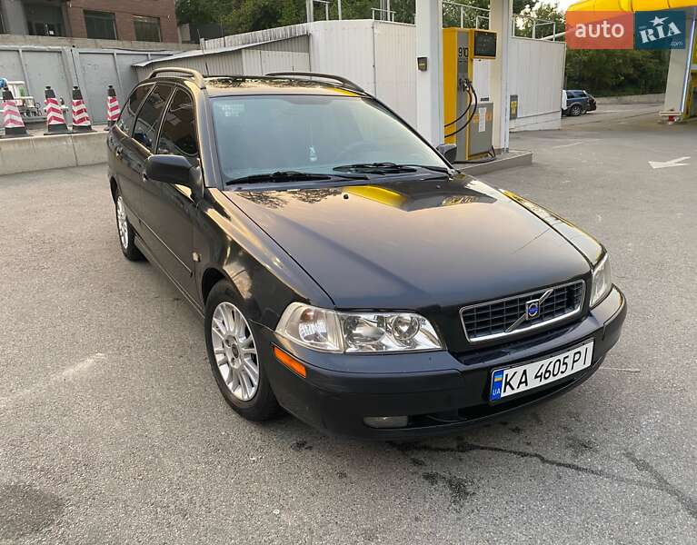 2003 volvo v40