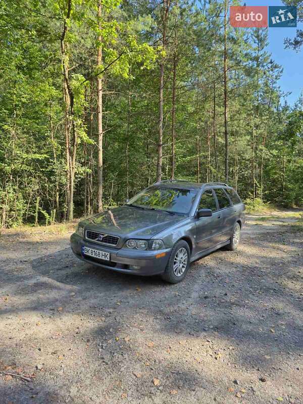 2004 volvo v40