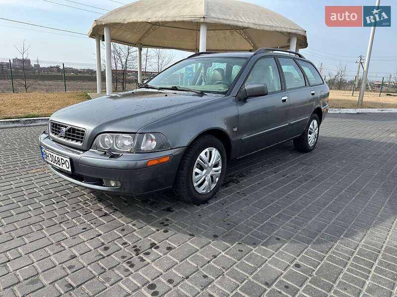 2004 volvo v40