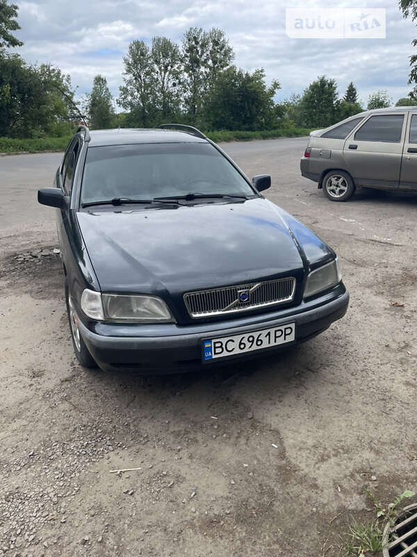 1999 volvo v40