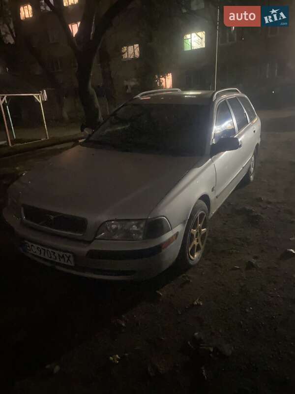 2000 volvo v40
