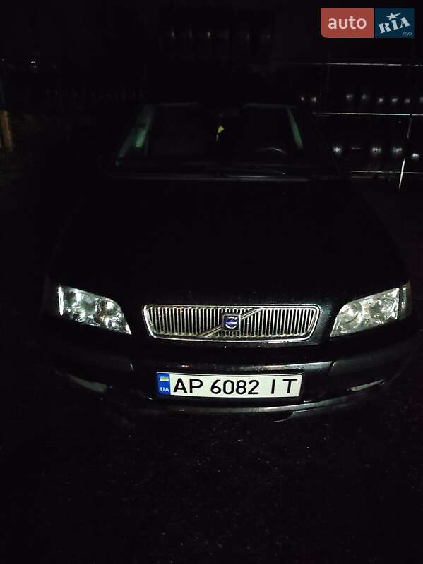 2001 volvo v40