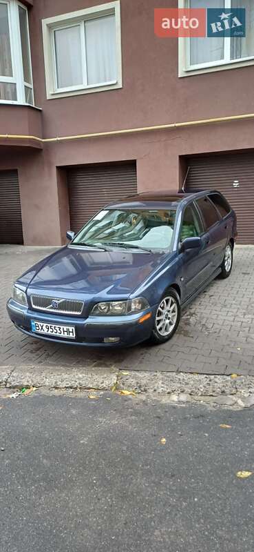 2001 volvo v40
