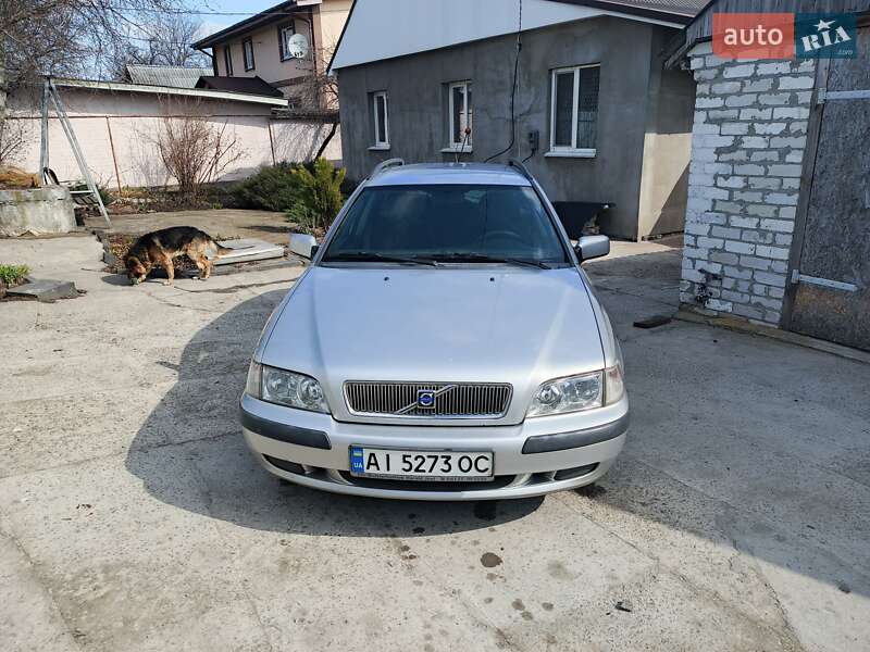 2002 volvo v40