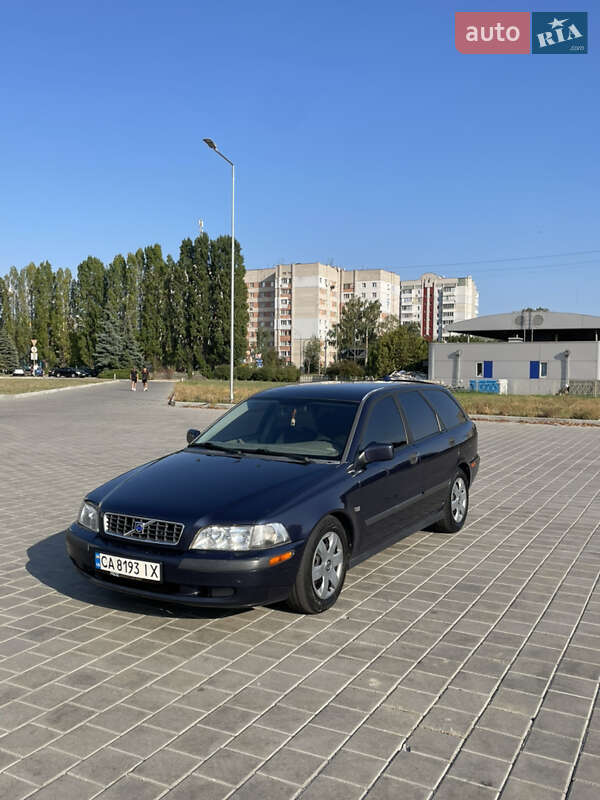 2003 volvo v40