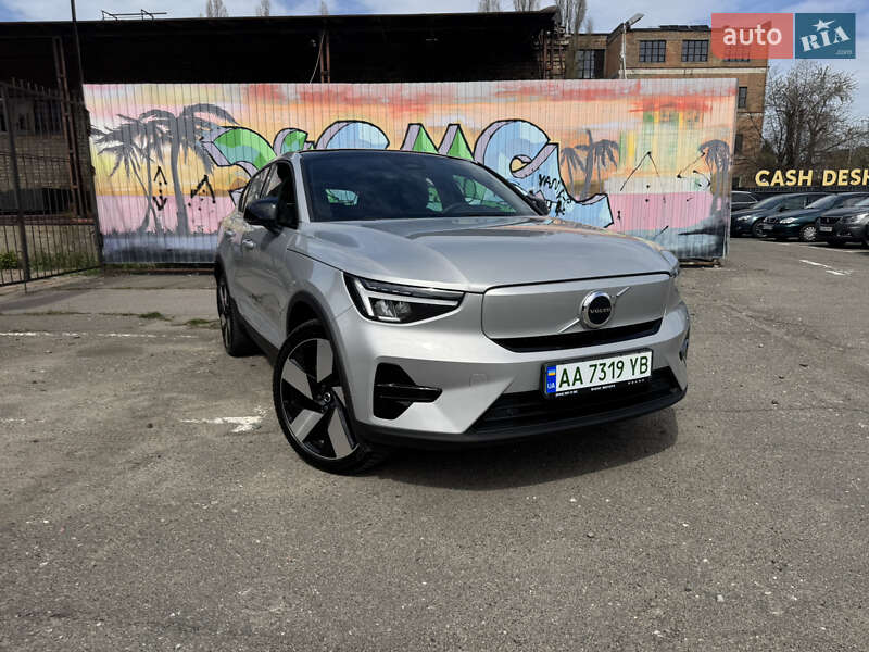 2022 volvo c40