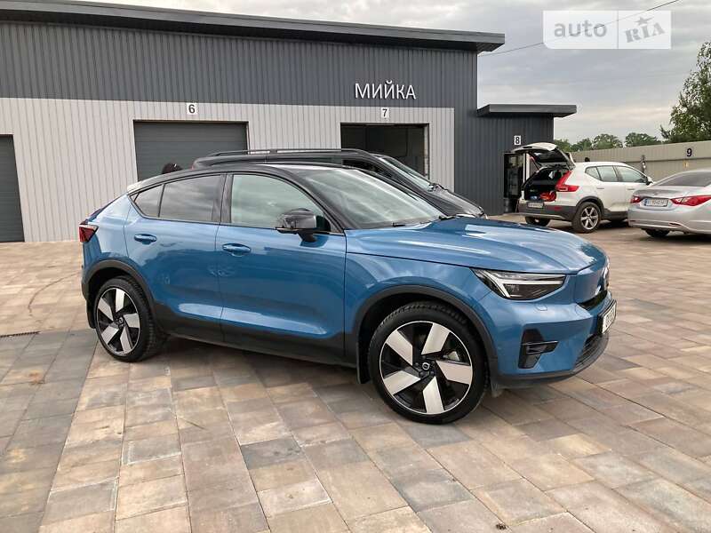 2021 volvo c40