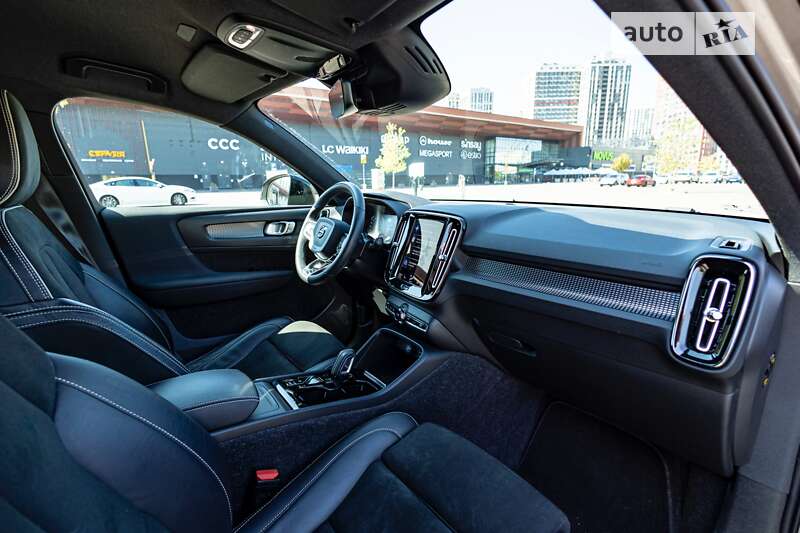 2021 volvo xc40