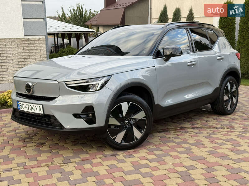 2023 volvo xc40