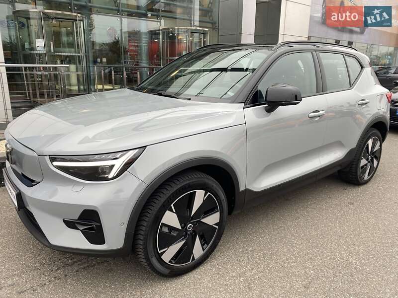 2023 volvo xc40