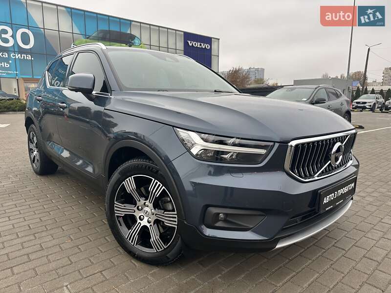 2021 volvo xc40