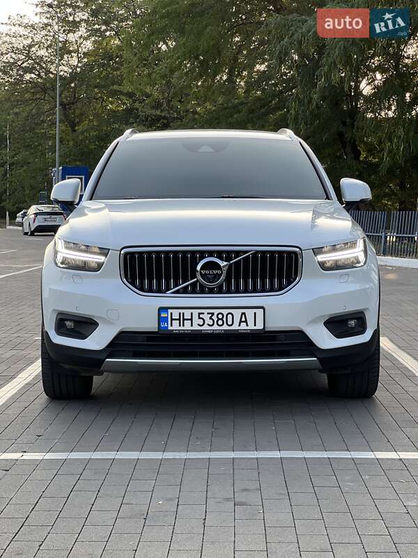 2021 volvo xc40