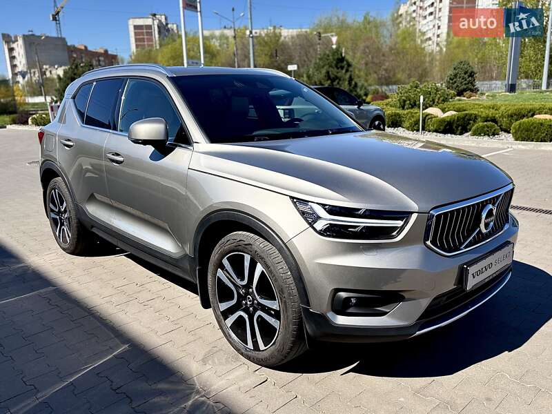 2021 volvo xc40