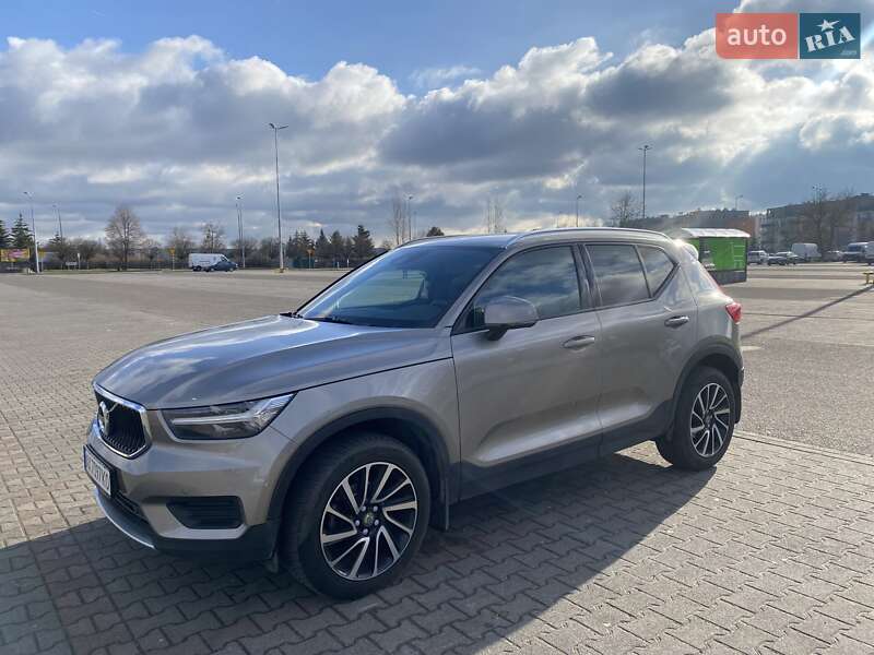 2021 volvo xc40