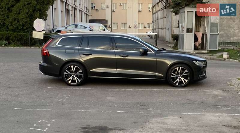 2019 volvo v60
