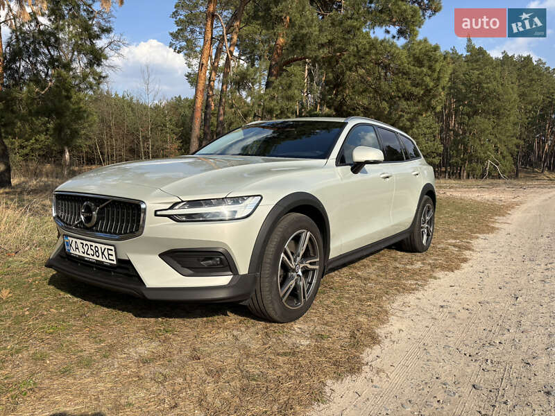 2019 volvo v60cc