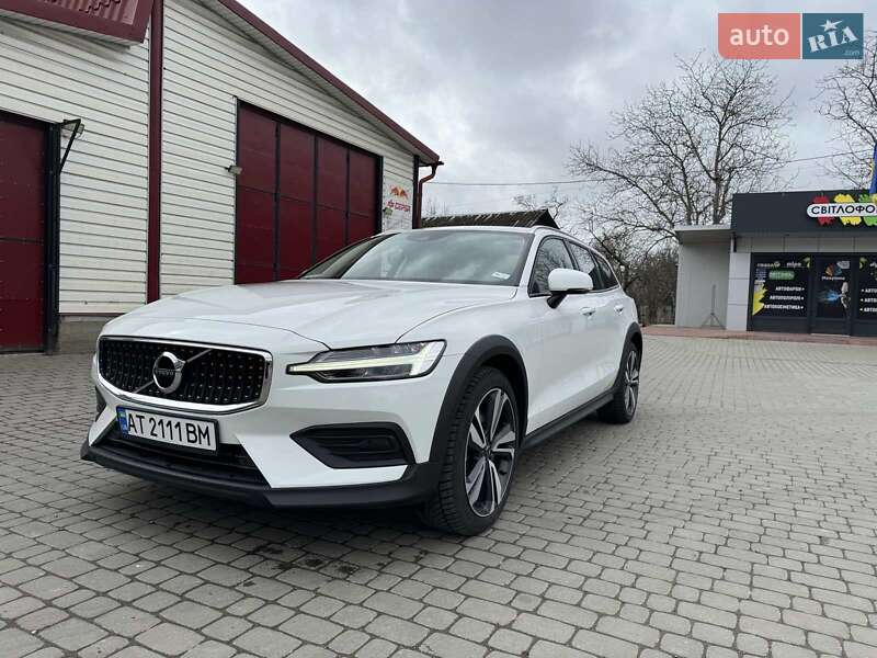 2020 volvo v60