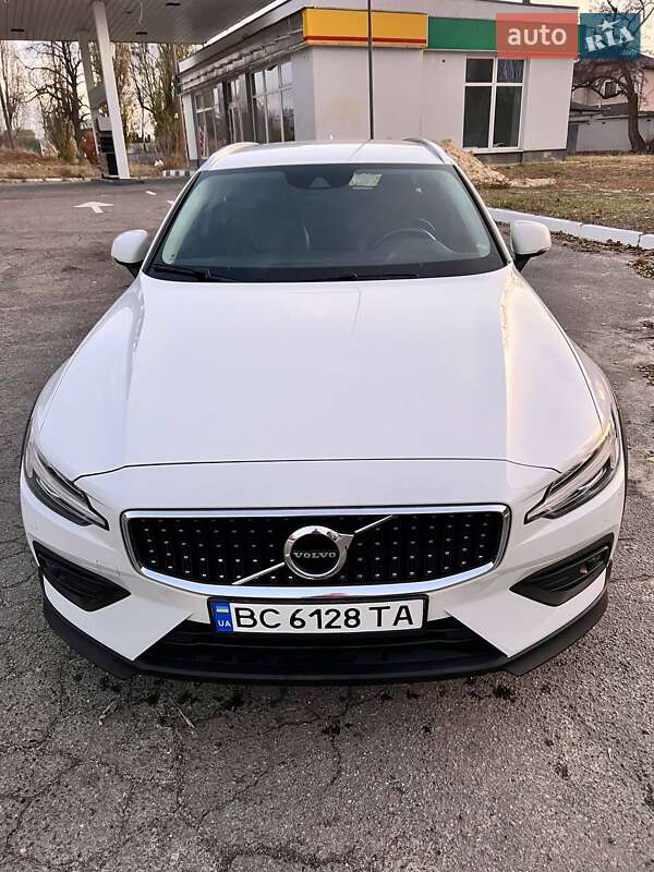 2019 volvo v60