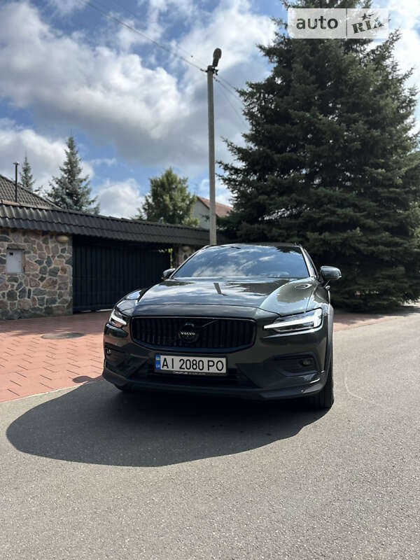2020 volvo v60cc