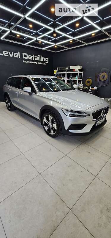 2021 volvo v60 cc
