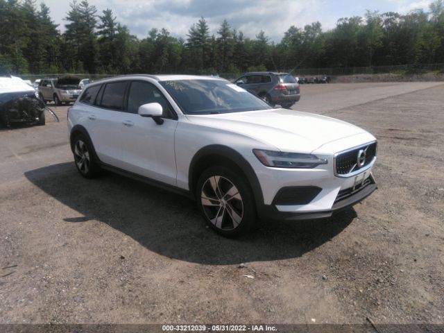 2020 volvo v60 cross country
