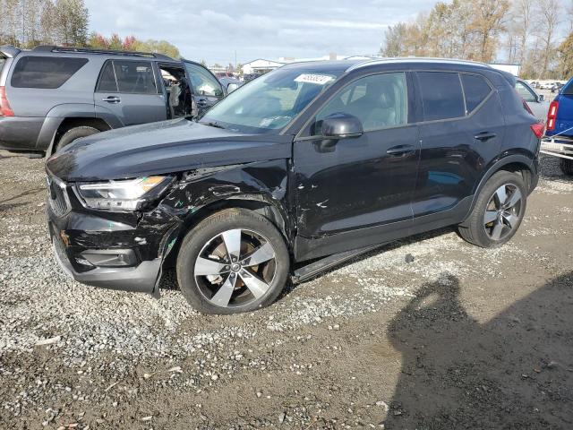 2021 VOLVO XC40