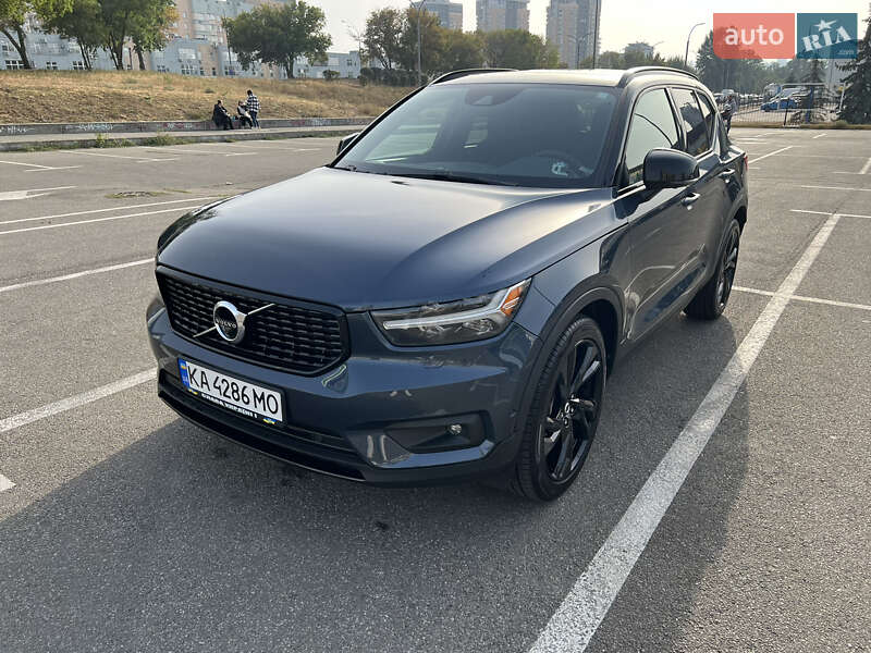 2021 volvo xc40