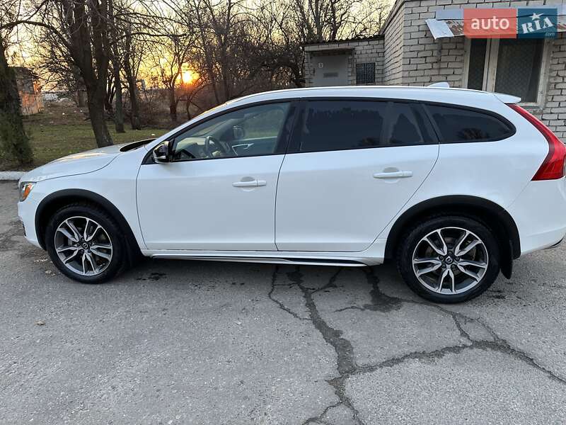 2017 volvo v60-cc