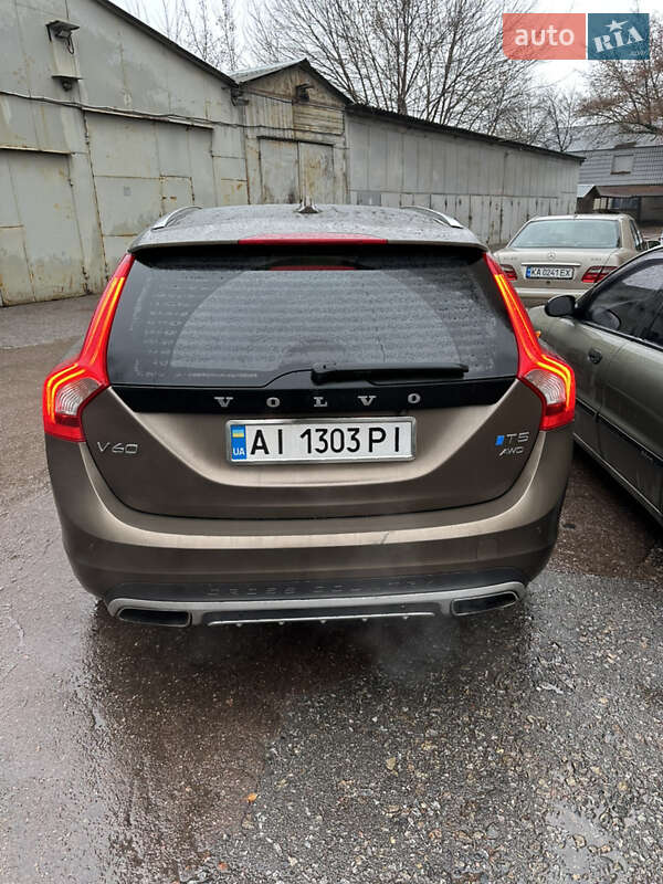 2015 volvo v60
