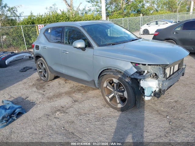 2020 volvo xc40