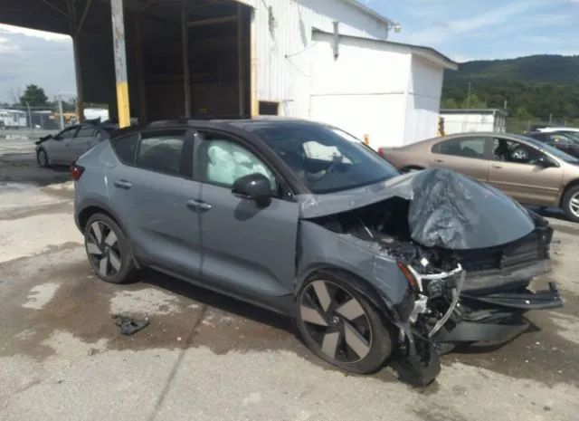 2022 VOLVO C40