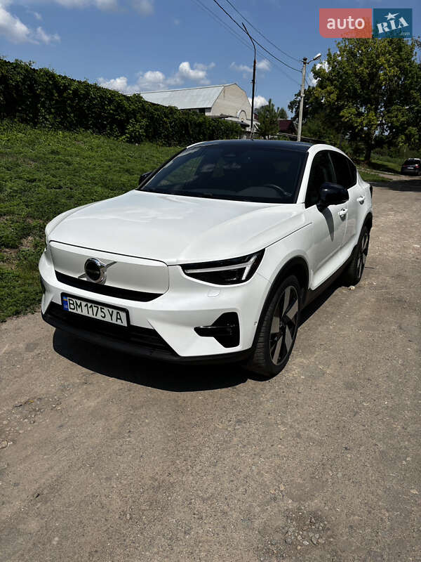 2023 VOLVO C40
