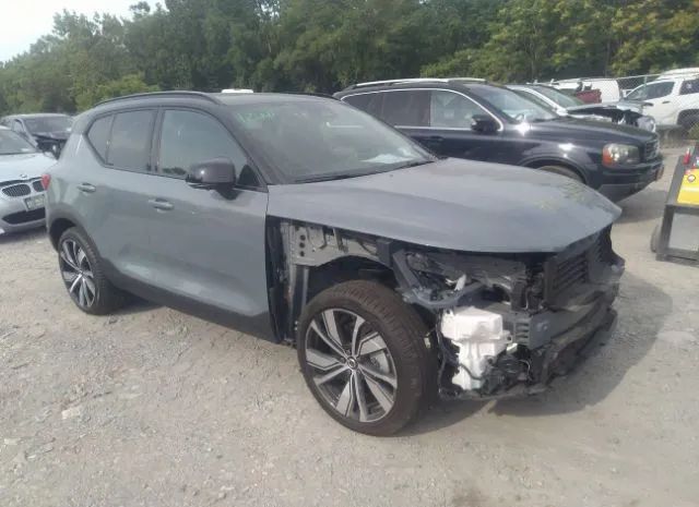 2022 VOLVO XC40