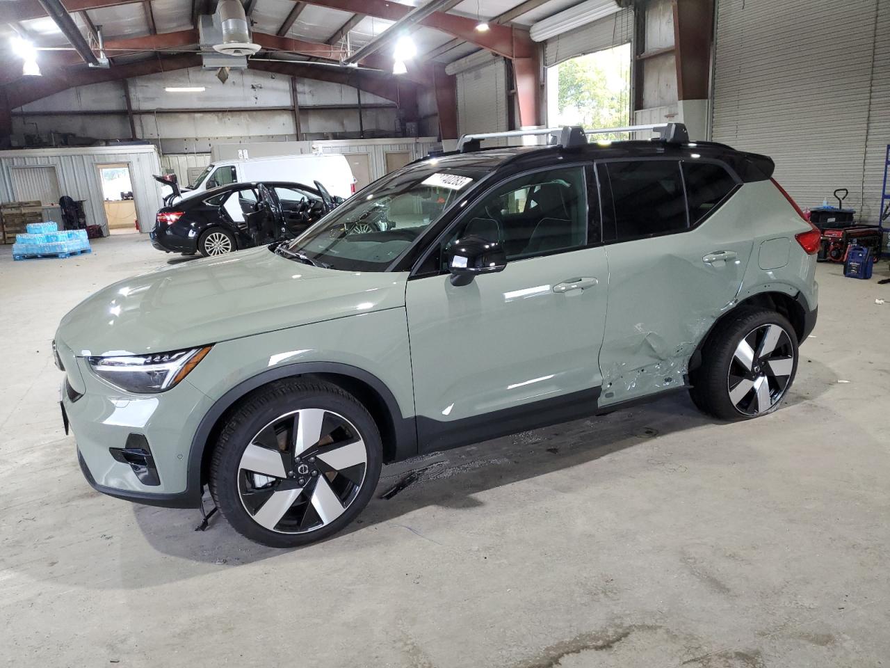 2023 volvo xc40