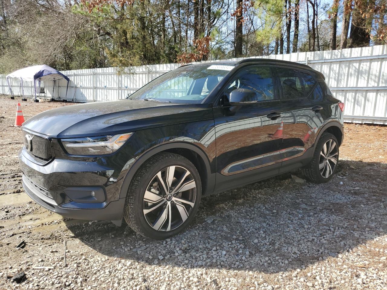 2022 VOLVO XC40