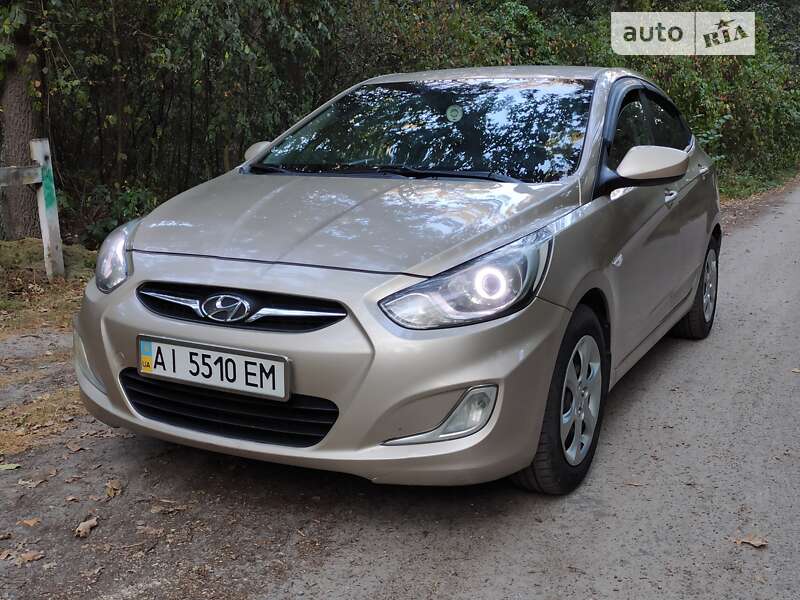 2011 hyundai accent