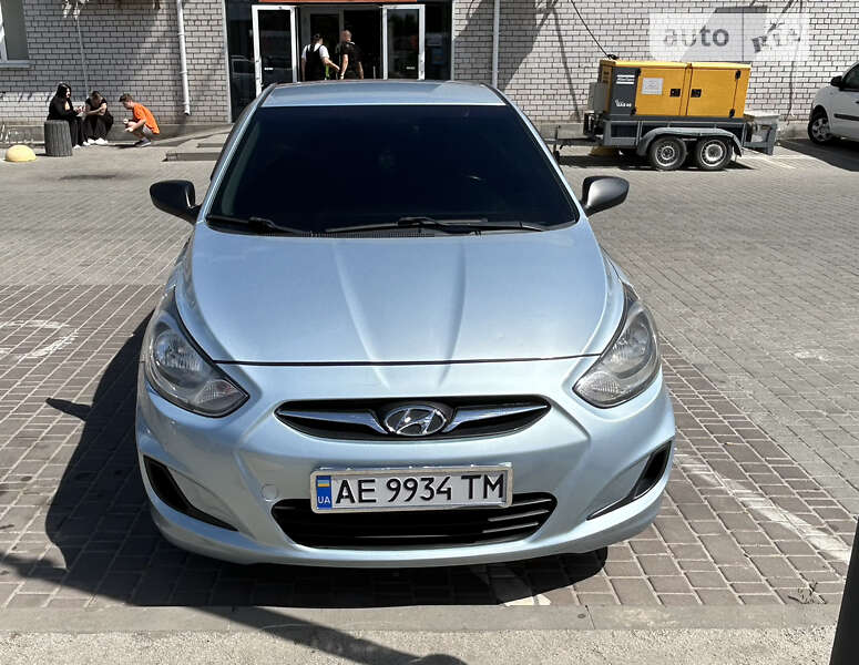 2011 hyundai accent