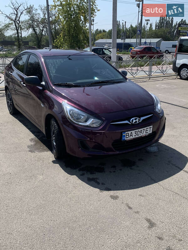 2011 hyundai accent