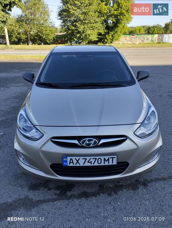 2011 hyundai accent