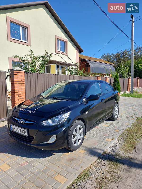2011 hyundai accent
