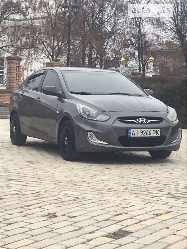 2011 hyundai accent