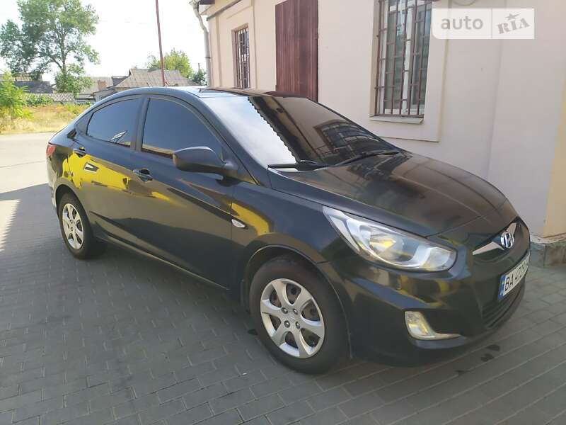 2011 hyundai accent