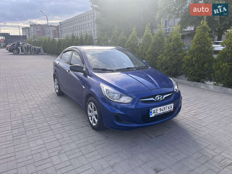 2011 hyundai accent