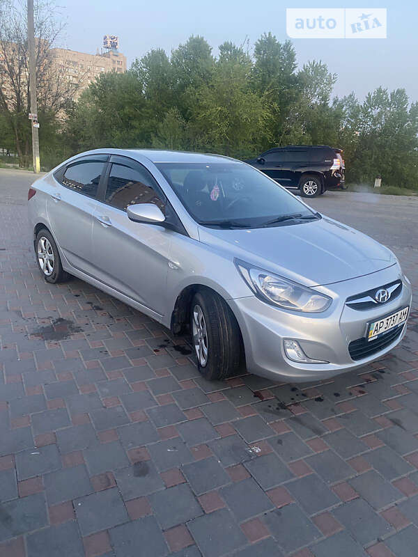2011 hyundai accent