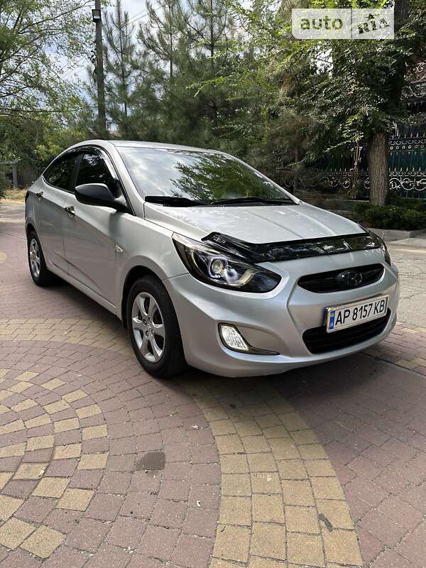 2011 hyundai accent