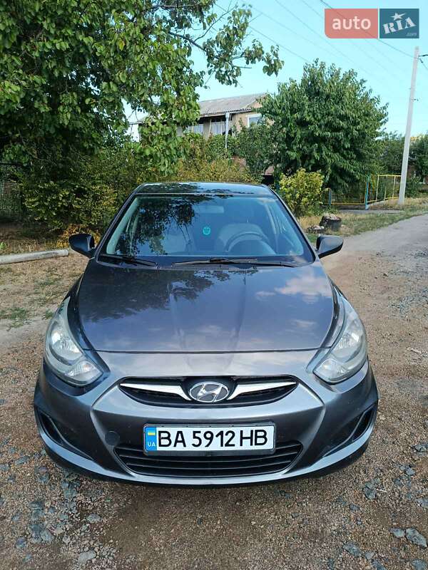 2011 hyundai accent