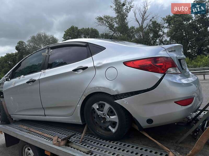 2011 hyundai accent